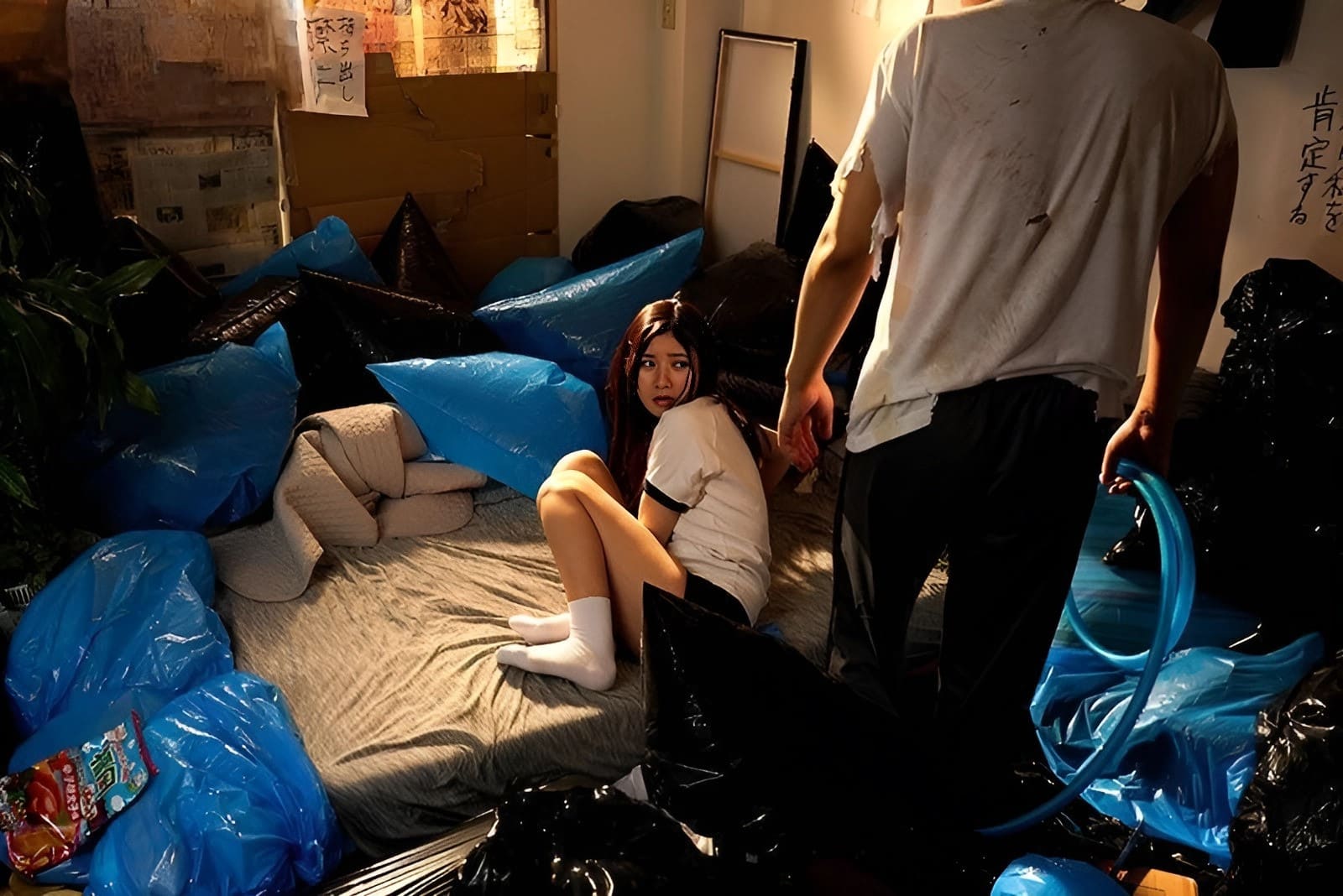 CAWD-590 Siswi dan tetangga mesum yang bau