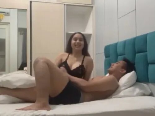 Dijatahin Sama Brondong