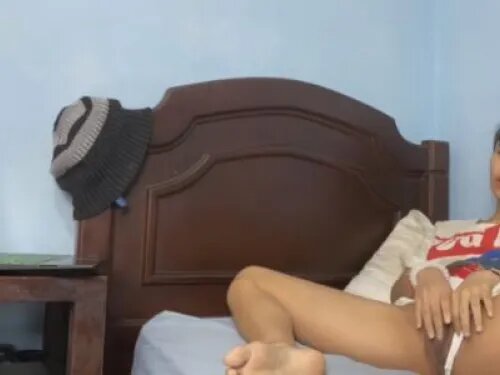 Udah Gatahan Banget Pengen Dimasukin Ujungnya Colmek Sambil Nonton Bokep